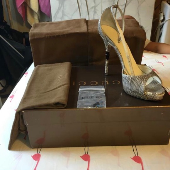 Authentic Gucci Bamboo Shoes.  204149EDH009022 - Picture 8 of 11